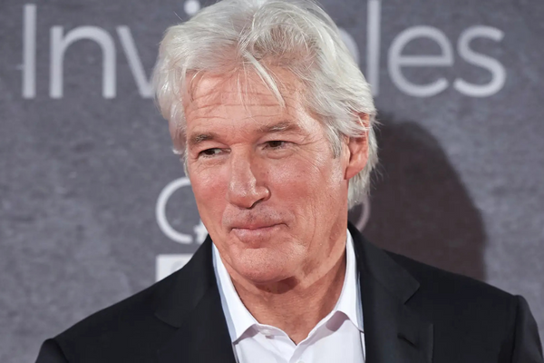 visage de richard gere en 2022